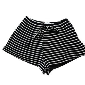 Linnea Short by Petal & Pup Size Small